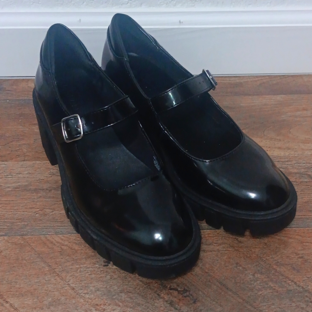 Old navy shoes.